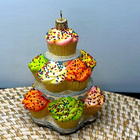 European Hand Blown Klassics by Kurtis Glass Cupcake on Stand Christmas Ornament - Picture 4 of 5